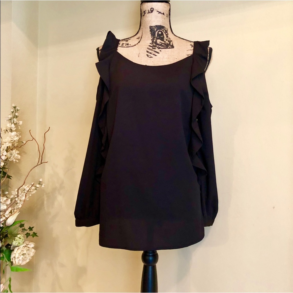 ~Chico’s~ Black cold shoulder long sleeve blouse